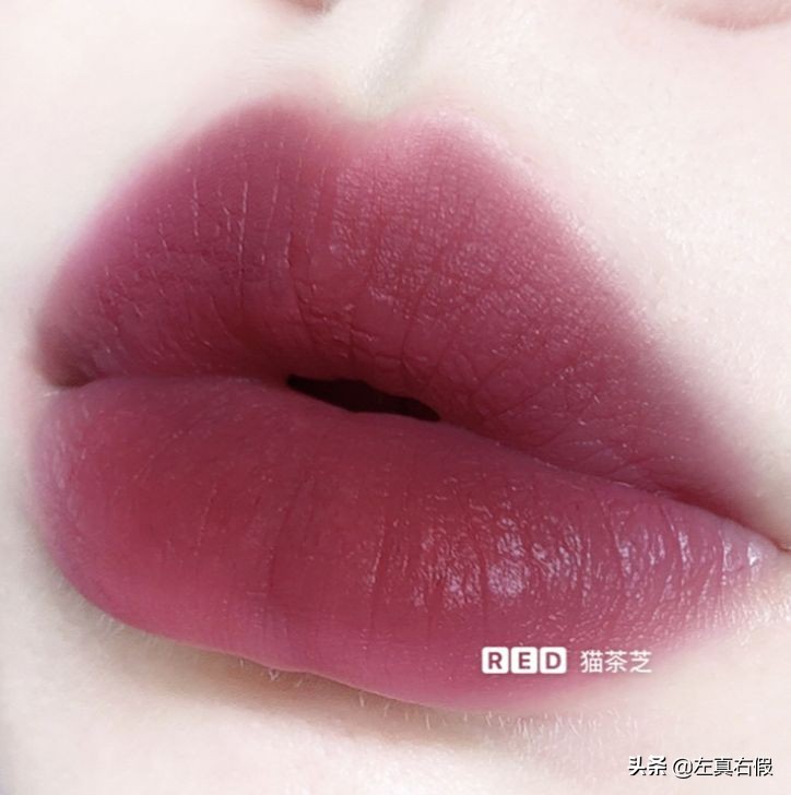 纪梵希新款高定香榭红丝绒唇膏
