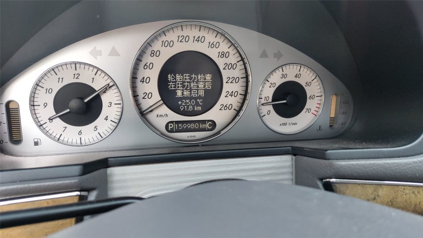 向经典致敬奔驰,奔驰w211后期款的通病