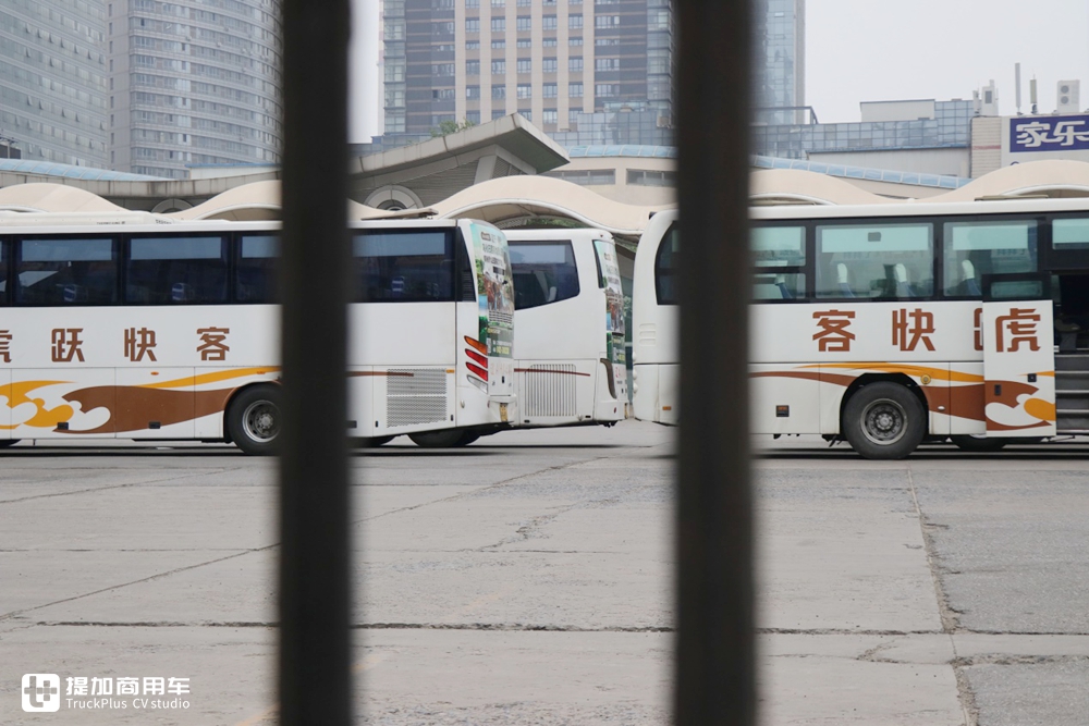 最经典最豪华的大巴车多少钱,当年的豪华大巴