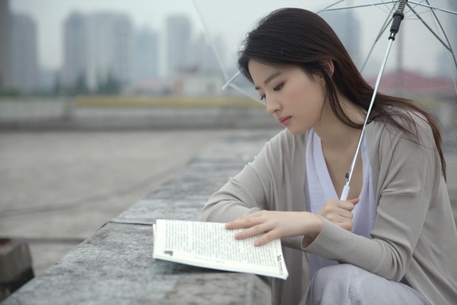 刘诗诗刘亦菲粉裙,刘诗诗杨幂惊艳高级照片