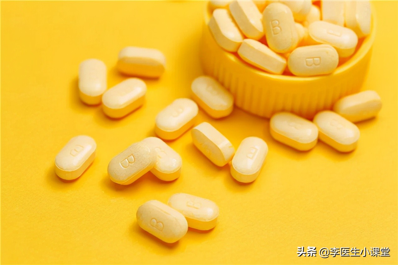 预防脑梗怎么补充叶酸和维生素b12,老年人补充叶酸预防脑梗有讲究