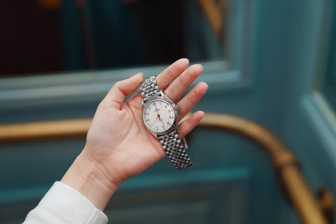 穿搭||把梅花戴上手腕，将魅力藏进时间