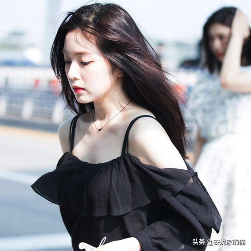 皮肤一摸就跟鸡皮一样,脸上出现鸡皮肤和小红点