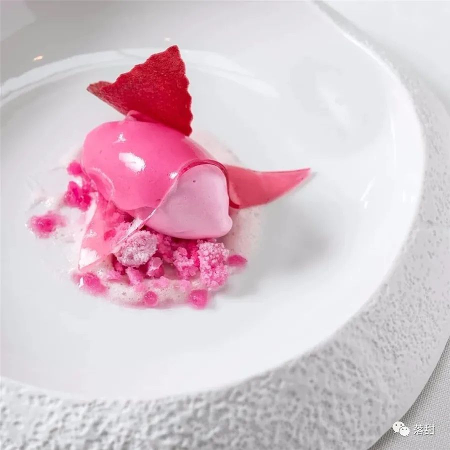 杂谈|你会不会在乎:盘子和甜品配不配?