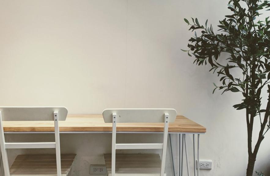 回南天，面对满墙的水雾，该怎么除湿？