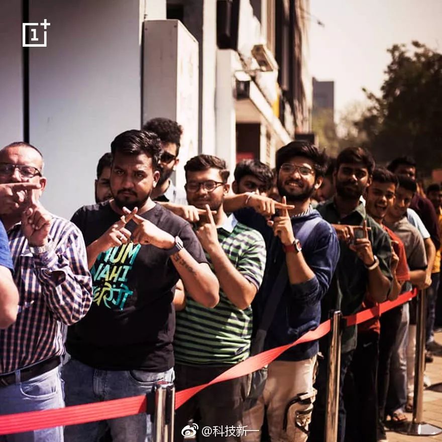 黄牛在国外倒卖手机,海外代购小米