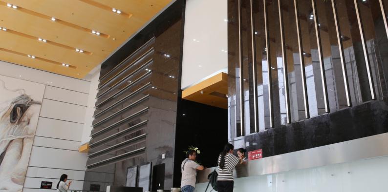 喜报荣获物业管理示范小区,正弘物业福利好不好