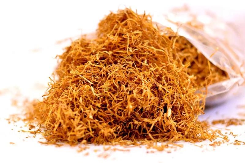 六旬老汉非法收购烟丝8吨，儿子女婿全遭殃