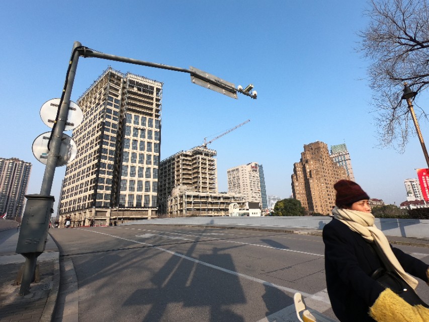 实拍上海干净的街道市容，不愧是一线城市，和你心中的魔都一样吗