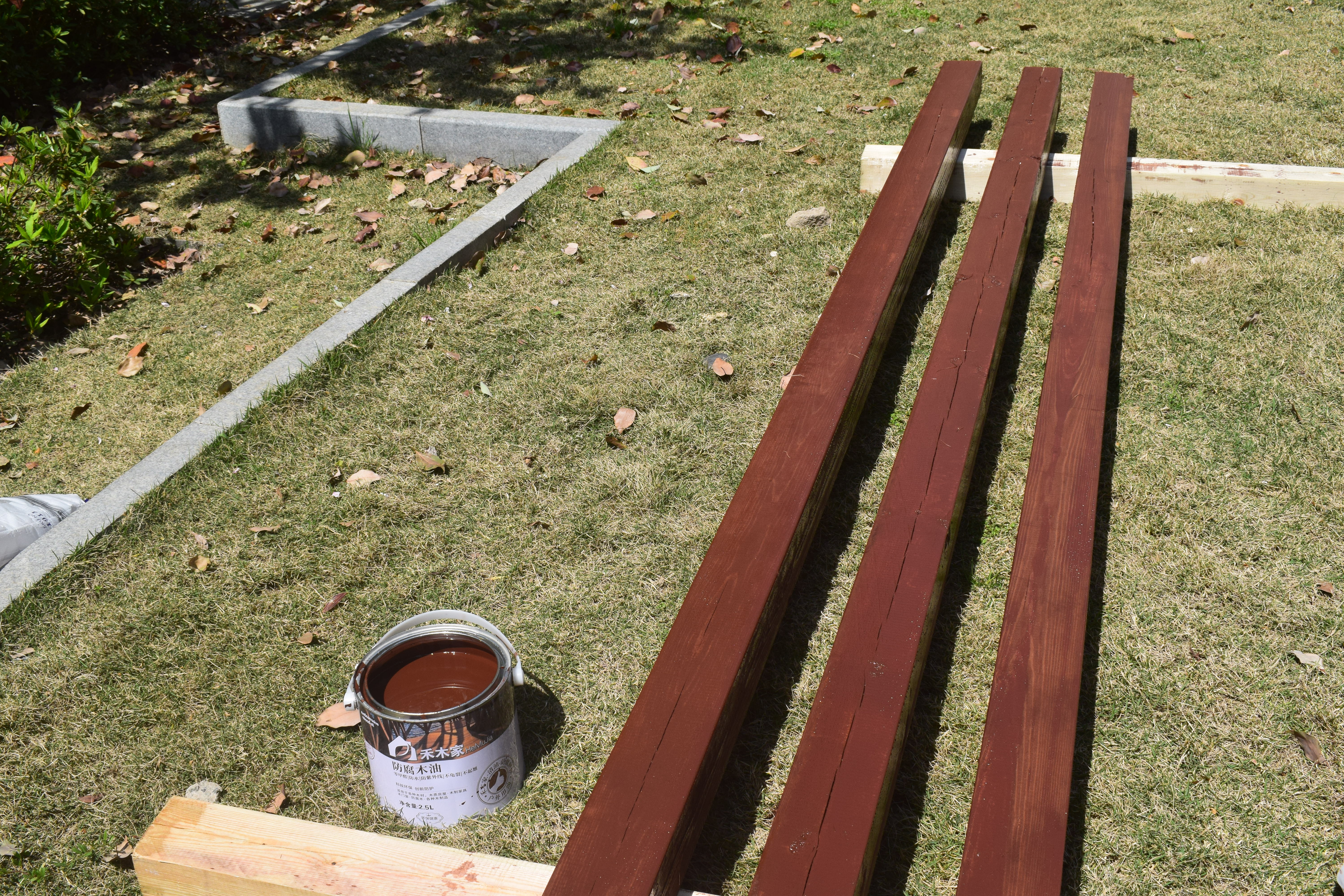 防腐木地板滚涂防火油,户外防腐木涂熟桐油