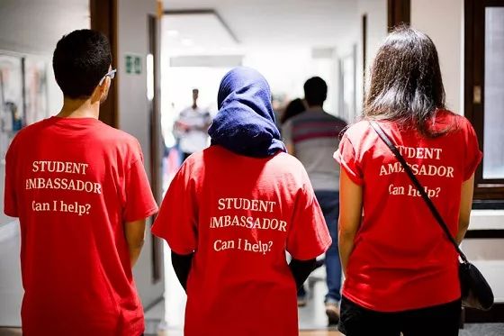 英国留学有什么兼职,在英国适合留学生兼职