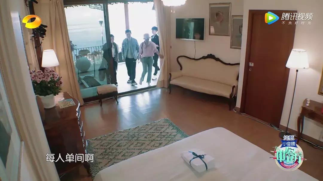 黄晓明听我的是什么梗,黄晓明评价第一次见到赵薇