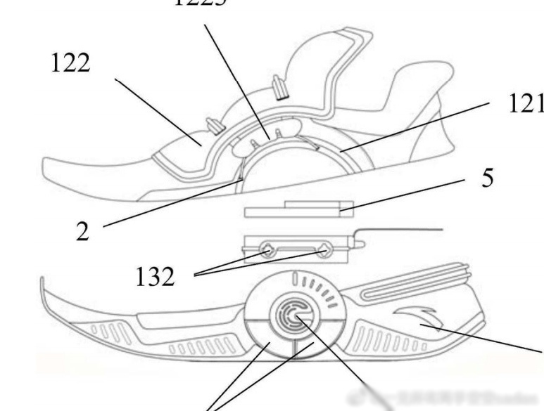 安踏充气蓄能舱篮球鞋,安踏底部有很多透气孔的鞋