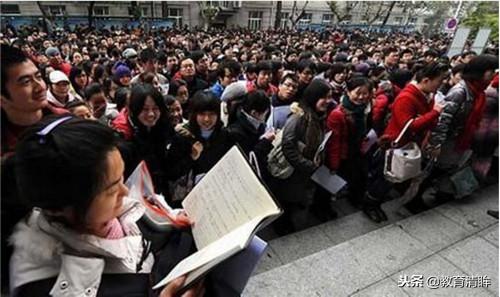 初中英语教师职业倦怠感,英语老师的职业幸福感演讲稿