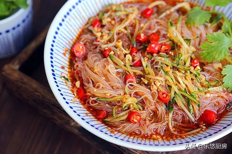 凉拌菠菜粉丝花生米最好吃的做法,凉拌粉丝好吃的六种做法