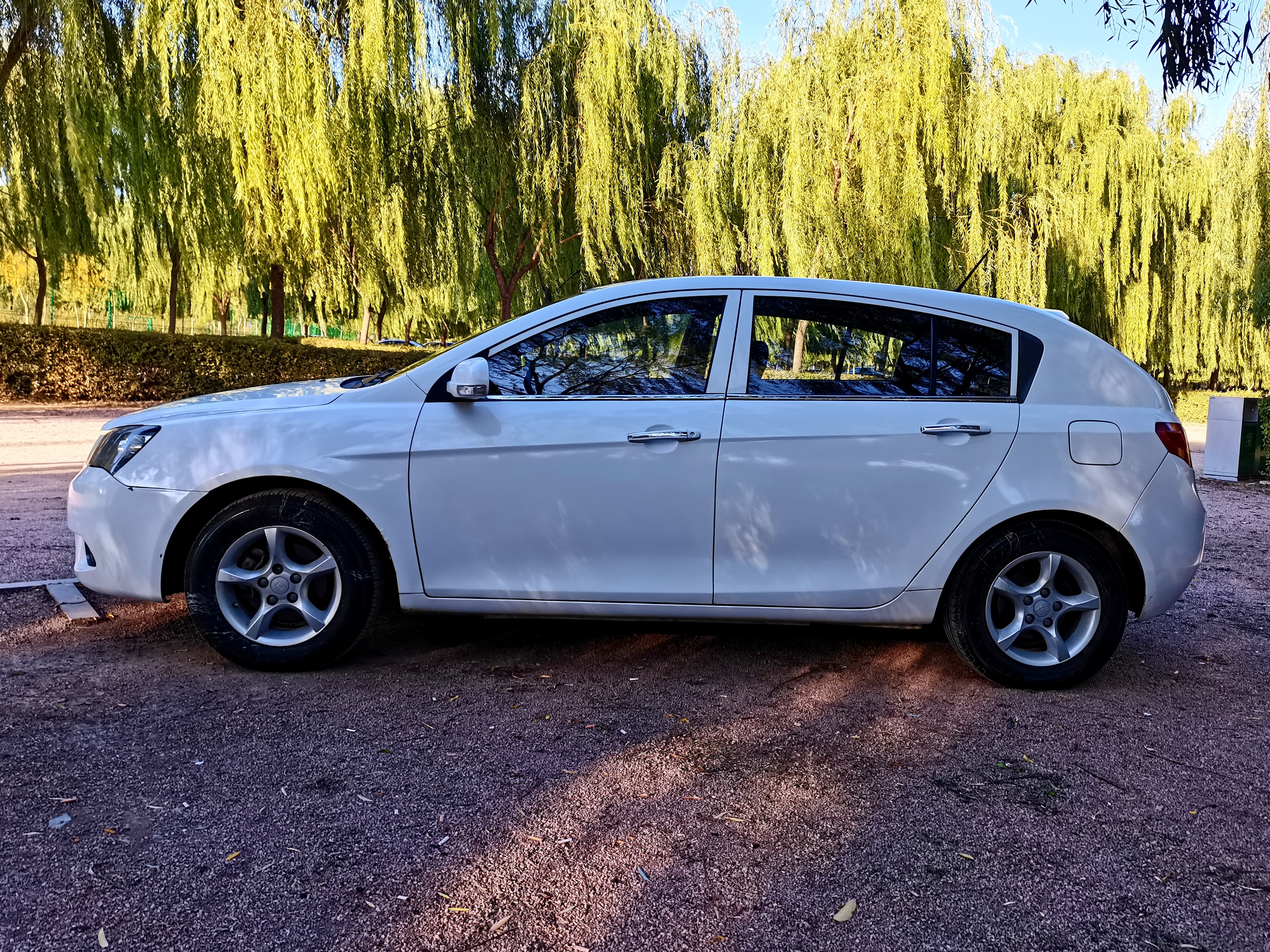 吉利帝豪ec7发动机舱图解,吉利帝豪ec7是正时皮带吗