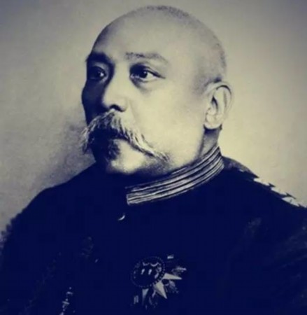 辜鸿铭：嘲讽慈禧，骂大总统，讽刺胡适，精9种语，获13个博士证