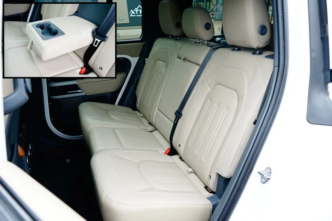 试驾路虎全新卫士,路虎卫士110p400x和暗黑特别版区别