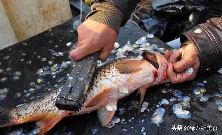 炖鱼怎么去鱼腥味最快最好方法,炖鱼放什么去腥味最快最有效