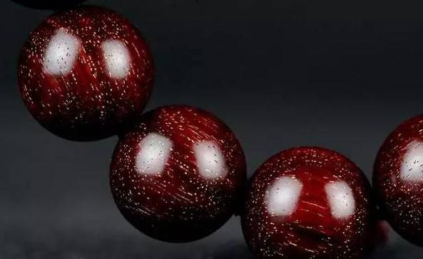 文玩金刚菩提手串保养,蜜蜡手串佩戴和保养方法