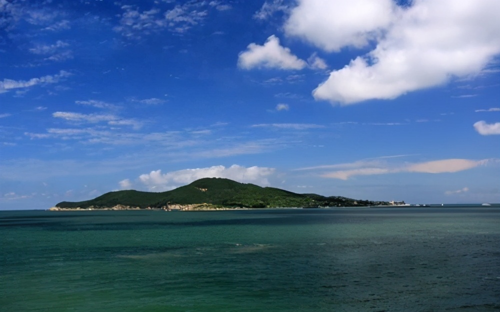 山东一绝美三线小城：临海又宜居，人均GDP10万房价1.3万