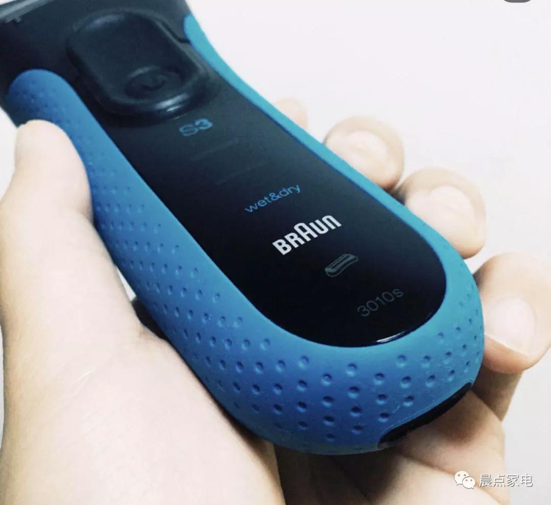 晨点家电|刮胡刀有适合剃刀有适合电动用显微镜看看胡渣就知道