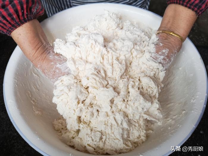 高筋面粉、中筋面粉、低筋面粉的区别和用途,看完文章才真正明白