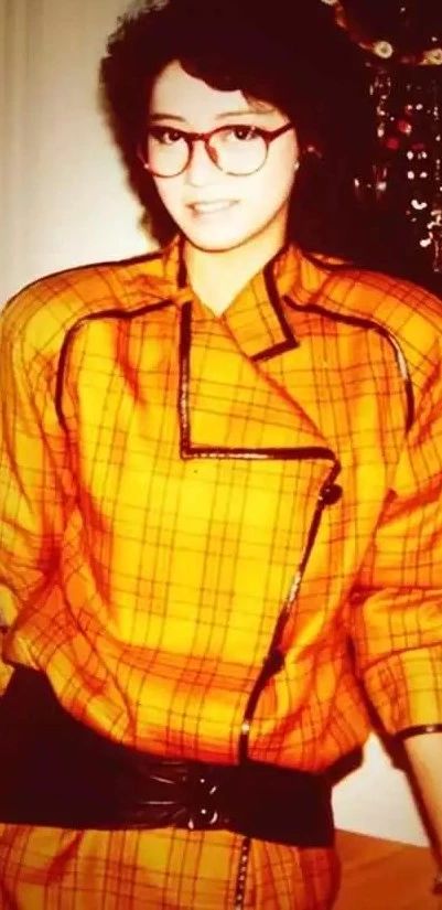 轰动香港乐坛的一首金曲,哪首歌奠定了香港乐坛的巅峰