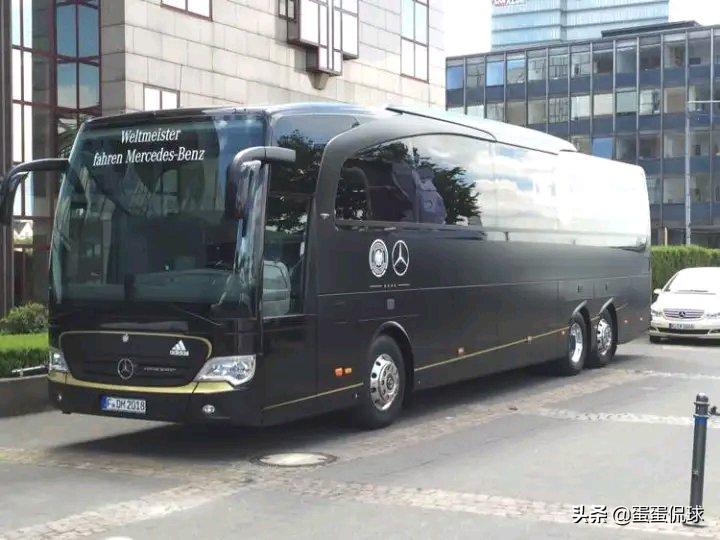 罗伊斯莱万格策胡梅尔斯,胡梅尔斯和格策回多特