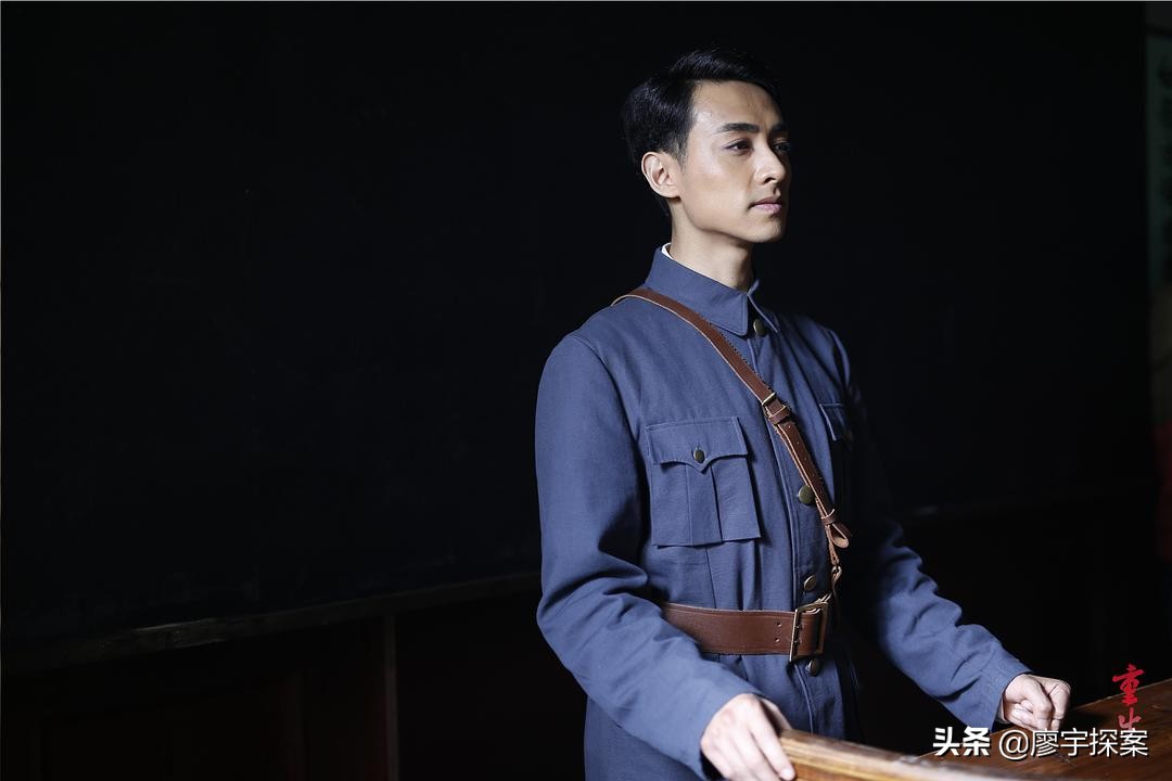 5位年轻演员演周总理，有形似，有神似，其中一位央视选得太好了