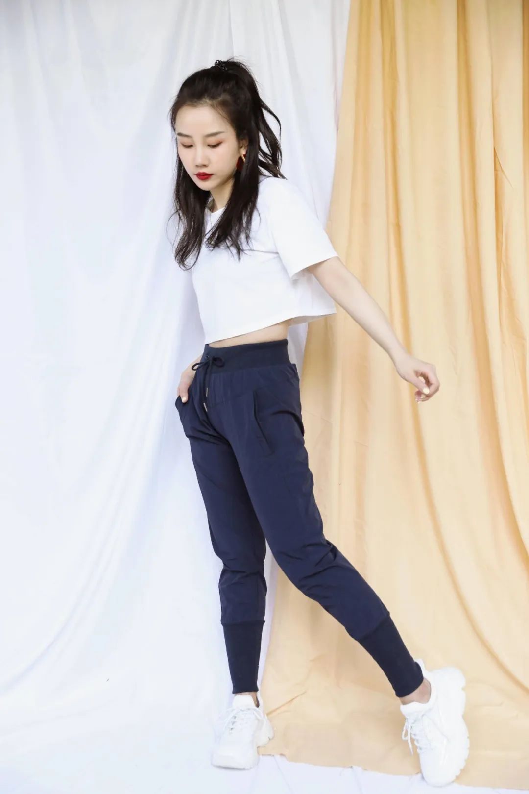 腿不直腿粗胯宽推荐几号裤子,胯宽腿粗适合穿什么裤子显瘦