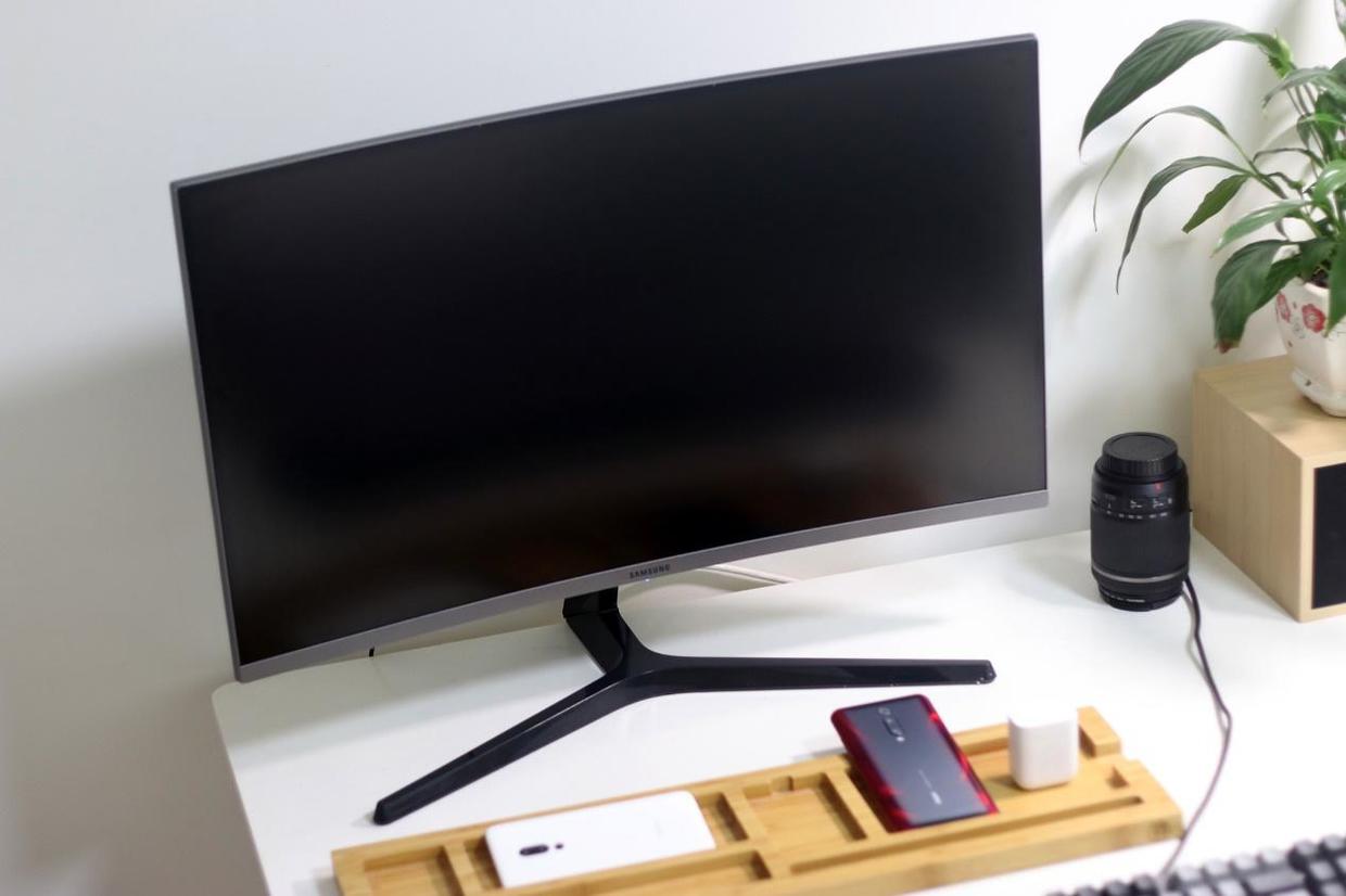 三星曲面和直面屏对比,三星曲面手机评测