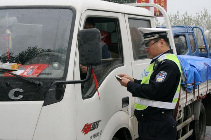 忘带驾驶证被交警查到了怎么办,忘带驾照交警怎么处理