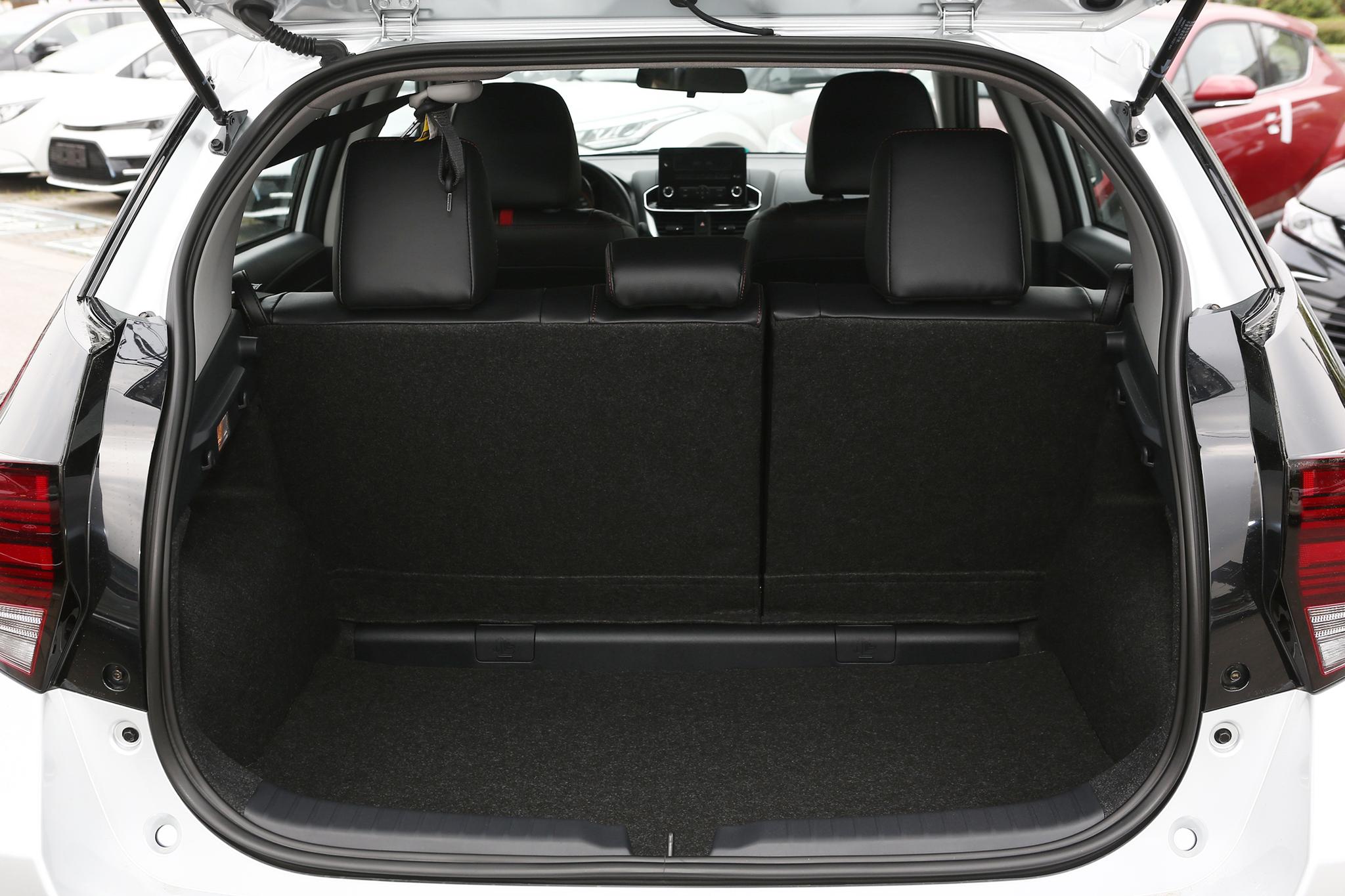 这二款日系耐用低价代步车，空间大油耗低，停车也方便养车也低廉