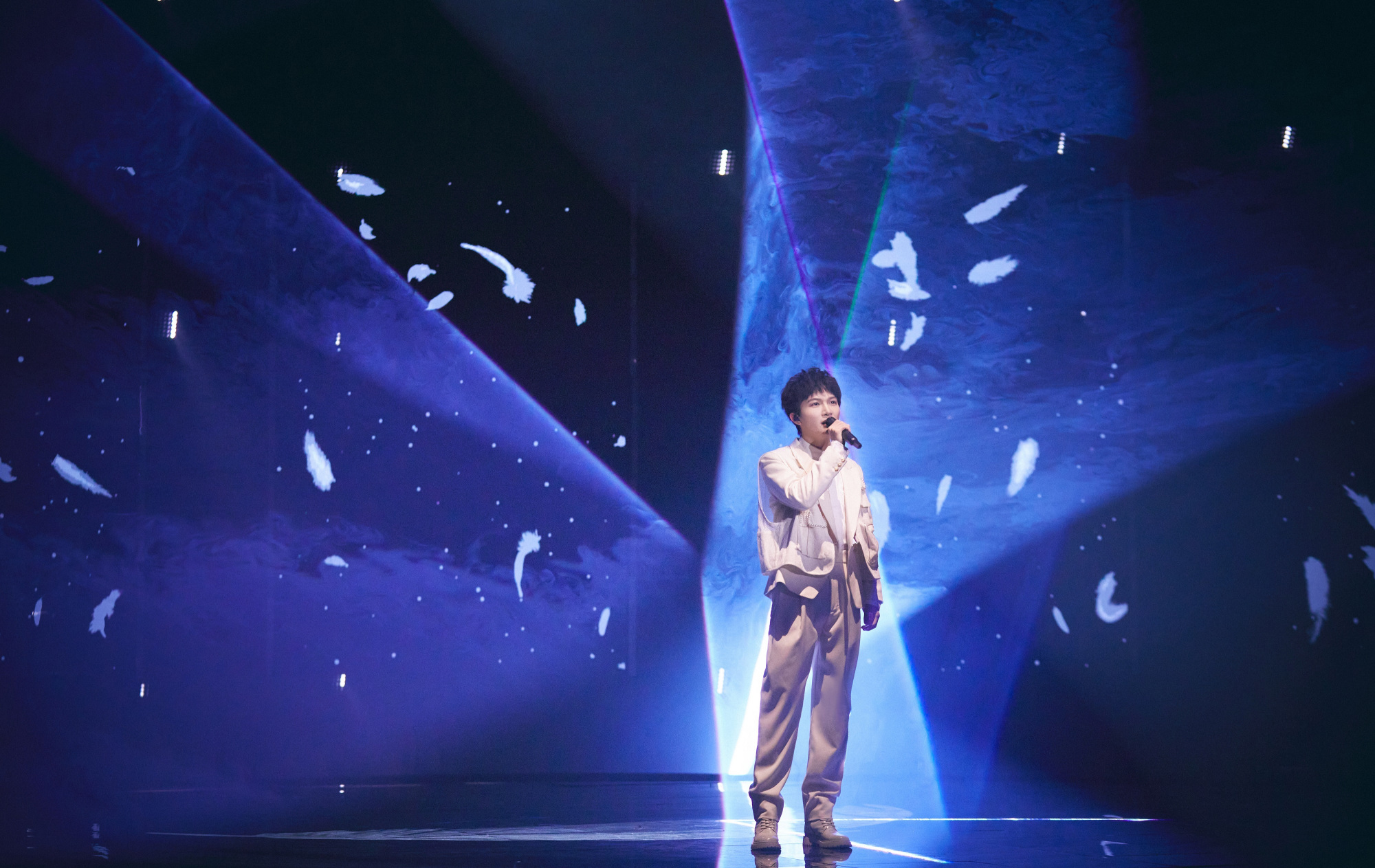 周深年度内地最佳男歌手,周深新歌heartofpeace什么时候出