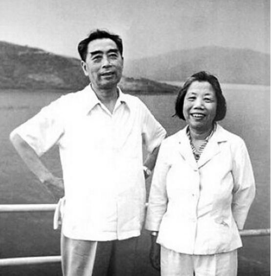 周恩来身居高位，却朴素如民，去饭店吃饭，也就点这么几道便宜菜