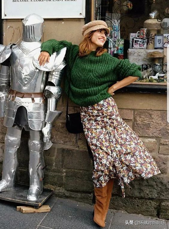 适合冬季脸大显脸小的帽子 (大圆脸适合什么帽子秋冬)