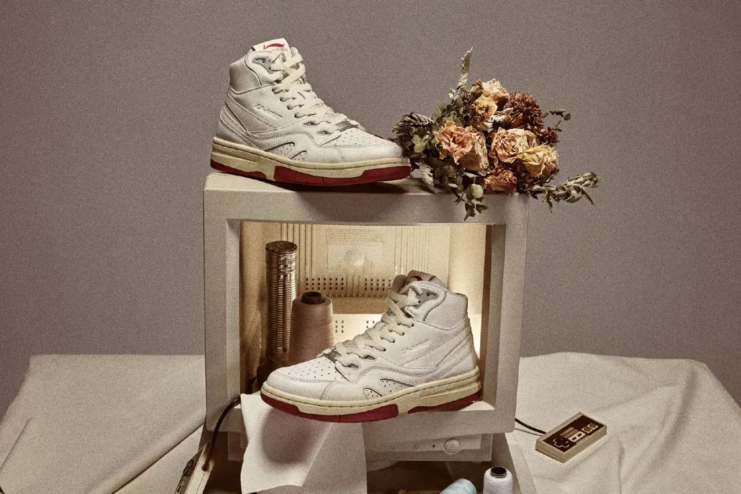 以前没钱买李宁什么梗,以前买不起李宁