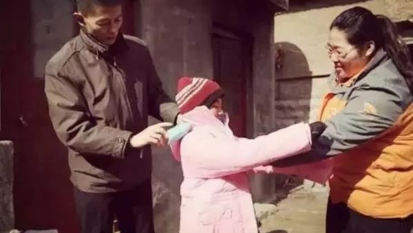 九张反映过年气氛的照片,百张罕见的过年老照片这才是年味