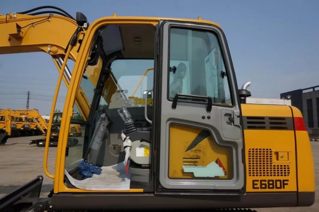 山东临工e680f挖掘机新车多少钱 (山东临工e680f用的是什么液压泵)