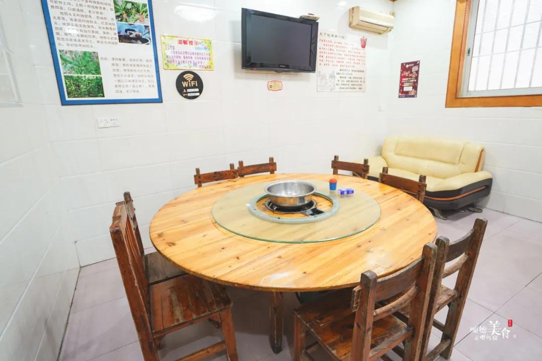 10张桌子的餐饮店,10张桌子串串店