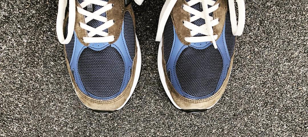 newbalance余文乐红黑,余文乐newbalance990v4nb