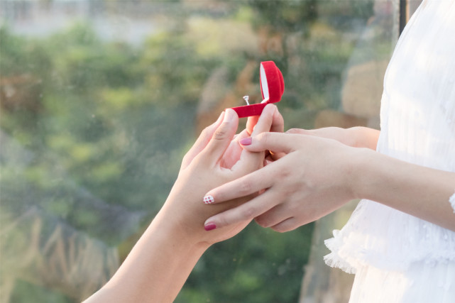 女人遇到怎么样的男人更应该珍惜,很理智的女人遇到自己喜欢的男人