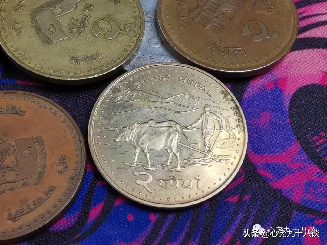 晚风还新,时光未老,每一枚硬币都是来过的见证,致敬逝去的岁月