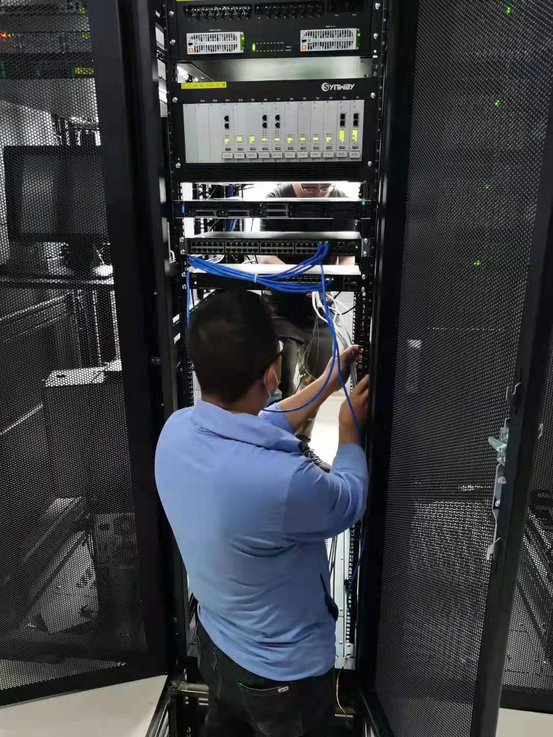 紧跟改革进程同步推进,紧跟时代顺应发展大势