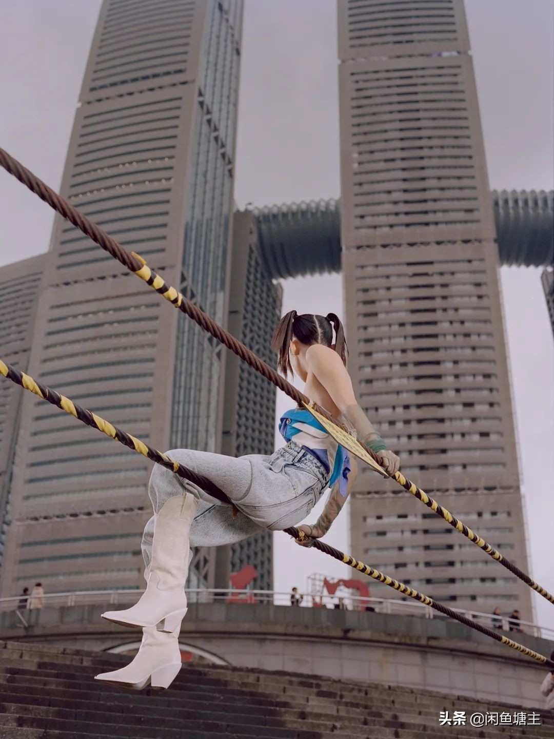 优衣库送了杂志,为什么闲鱼上的优衣库便宜