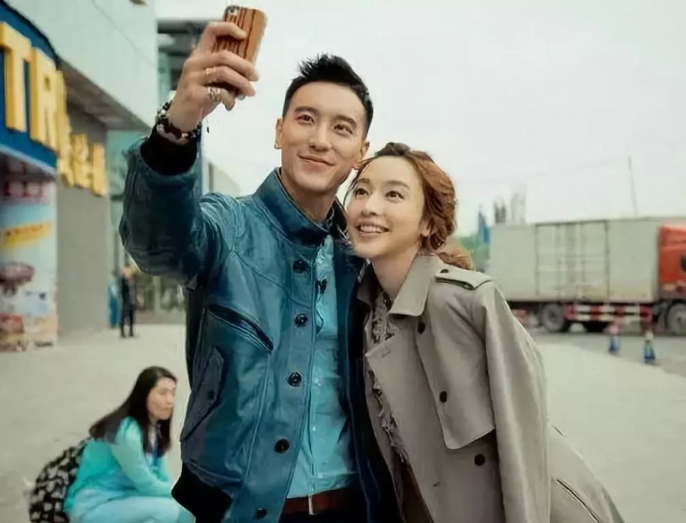 明星恋爱让人心疼,明星恋爱也谈得稀碎