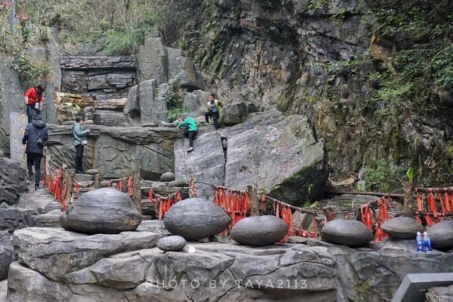 贵州三都：一个少见的民族，一个神奇的崖壁——妞儿嬉游记