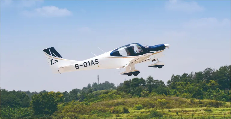 壮志凌云开战斗机,壮志凌云谋发展