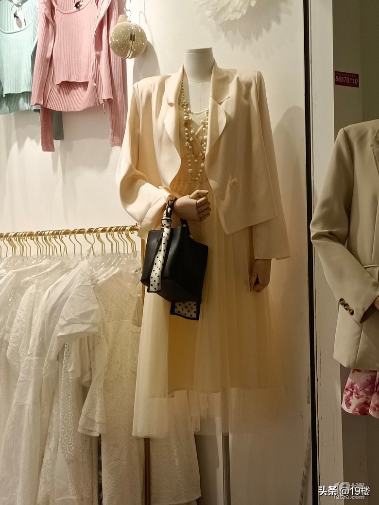 杭州这个服装城，店主居然忙到没空理我